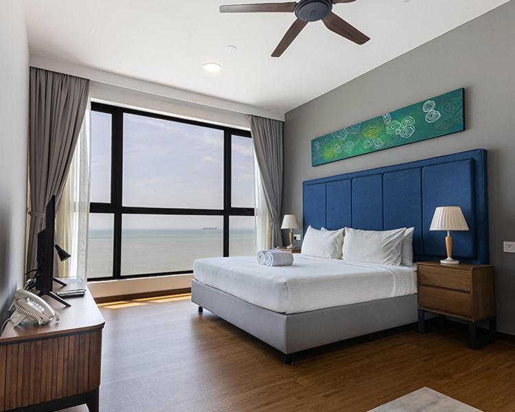 Tanjung Point Residences Танджунг Бунга Екстериор снимка