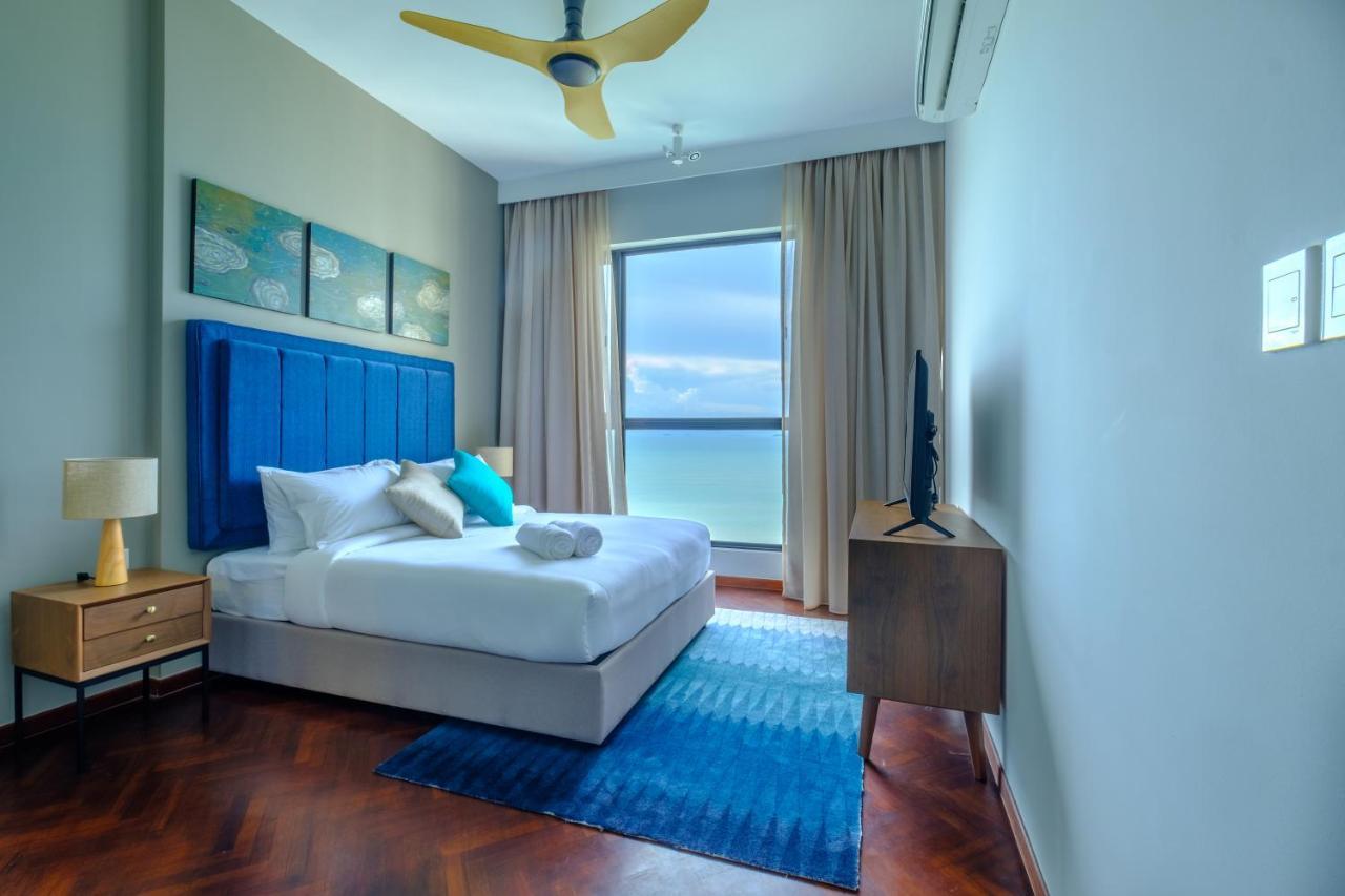 Tanjung Point Residences Танджунг Бунга Екстериор снимка