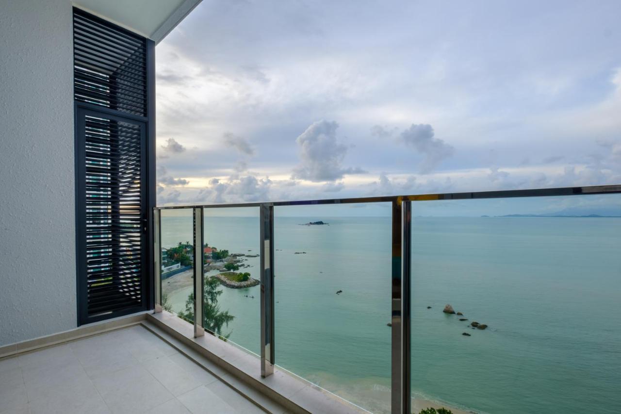 Tanjung Point Residences Танджунг Бунга Екстериор снимка