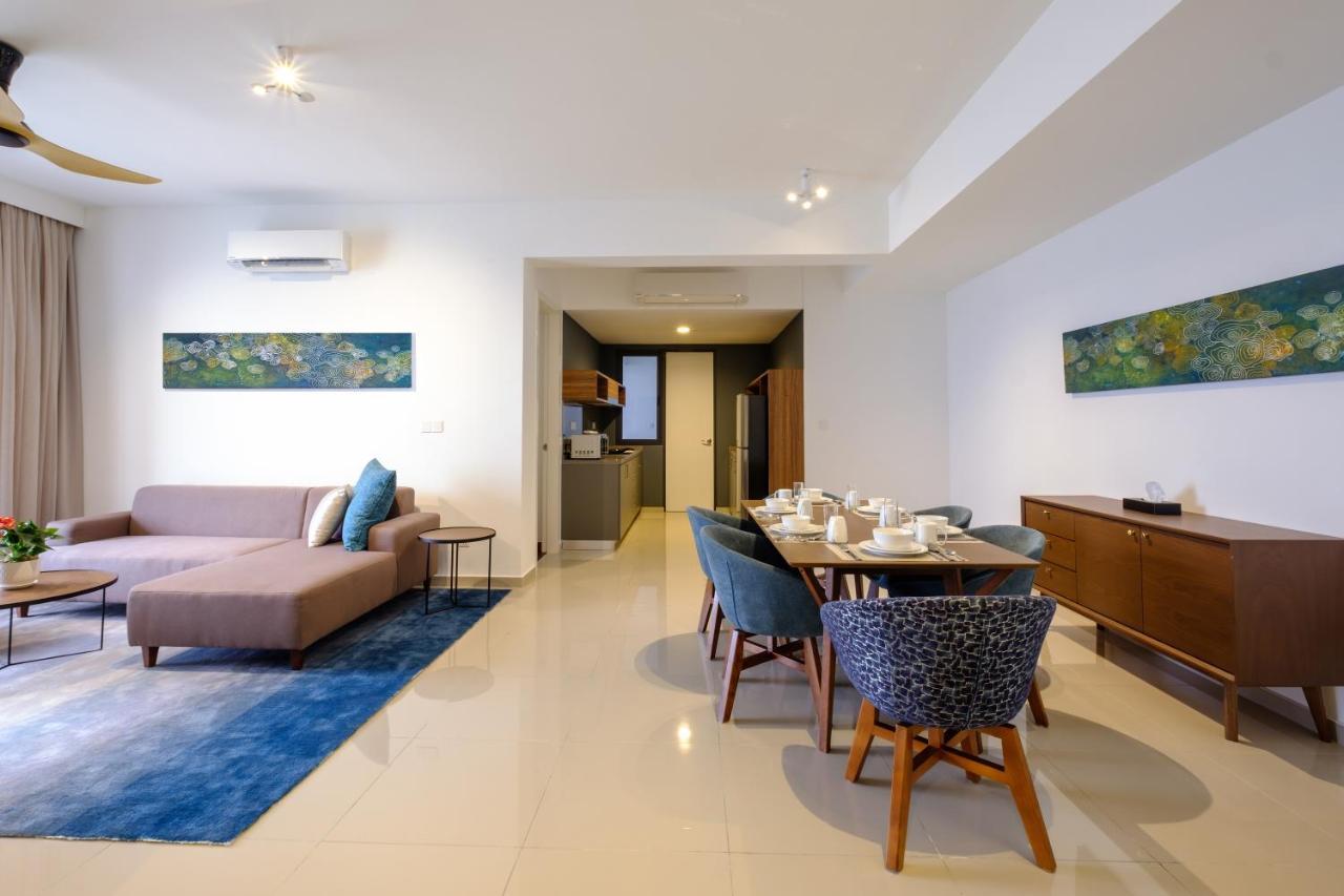 Tanjung Point Residences Танджунг Бунга Екстериор снимка