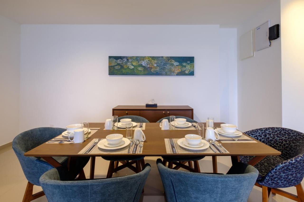 Tanjung Point Residences Танджунг Бунга Екстериор снимка
