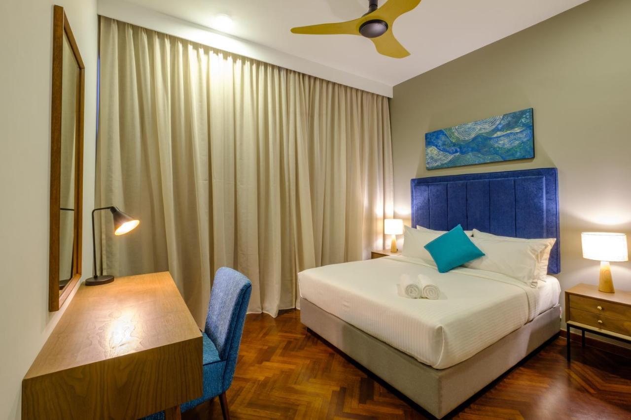 Tanjung Point Residences Танджунг Бунга Екстериор снимка