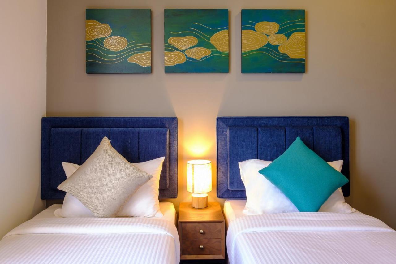 Tanjung Point Residences Танджунг Бунга Екстериор снимка