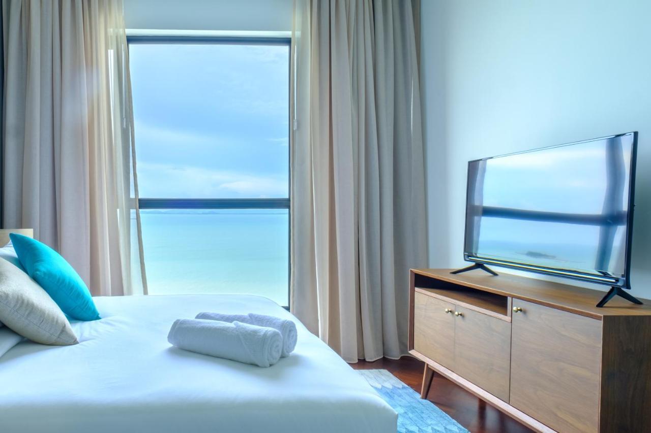 Tanjung Point Residences Танджунг Бунга Екстериор снимка