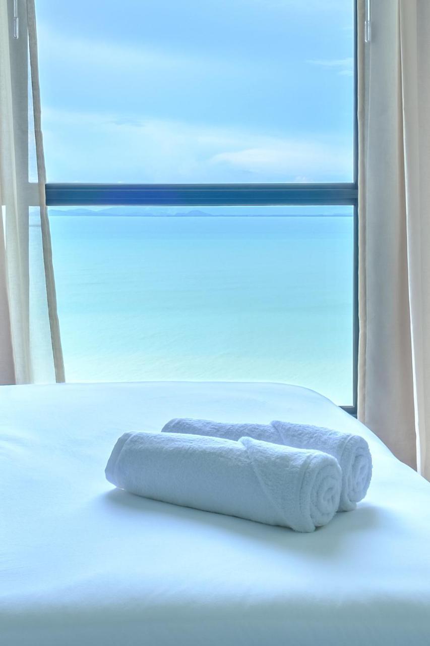 Tanjung Point Residences Танджунг Бунга Екстериор снимка