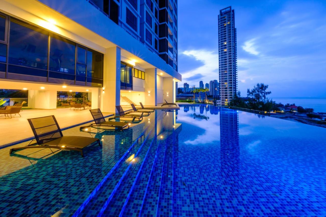 Tanjung Point Residences Танджунг Бунга Екстериор снимка