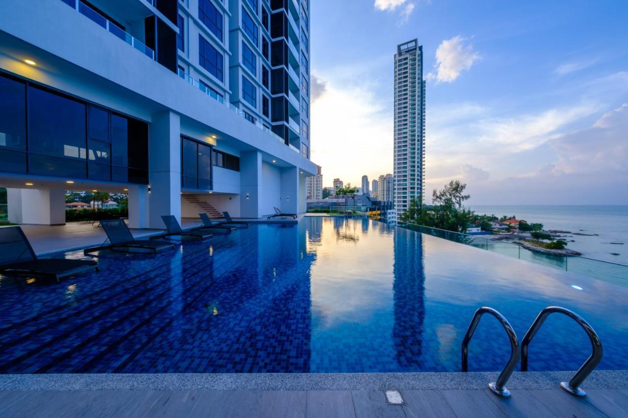 Tanjung Point Residences Танджунг Бунга Екстериор снимка