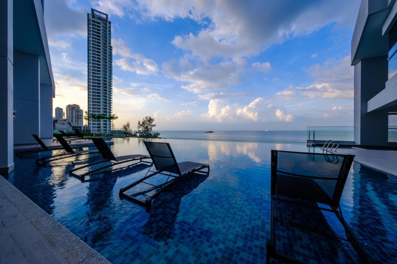 Tanjung Point Residences Танджунг Бунга Екстериор снимка